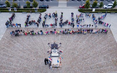 Hejnał Lwówka wybrzmiał z&nbsp;wieży zegarowej